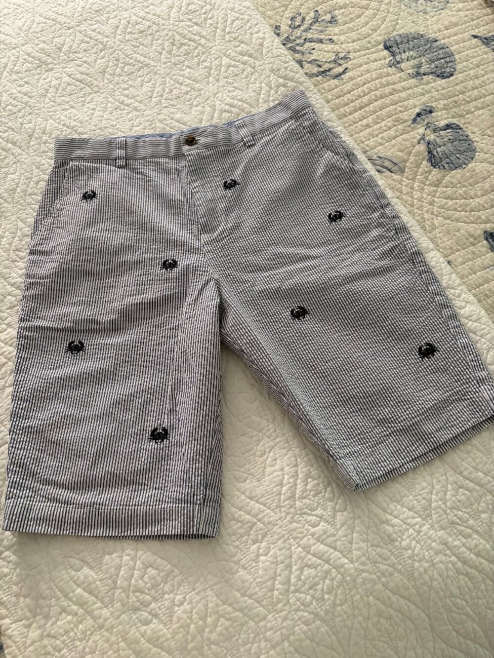 Navy and white seersucker Brooks Brothers bermudas 18 (womens 4)